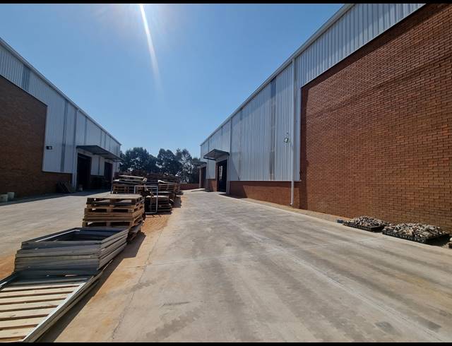 1,581M² WAREHOUSE FOR SALE IN ORMONDE